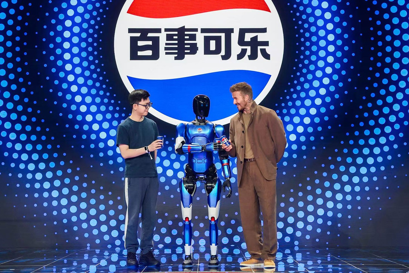 28quan官网机器人携手百事中国共创“百事蓝宝” 共燃渴望新章